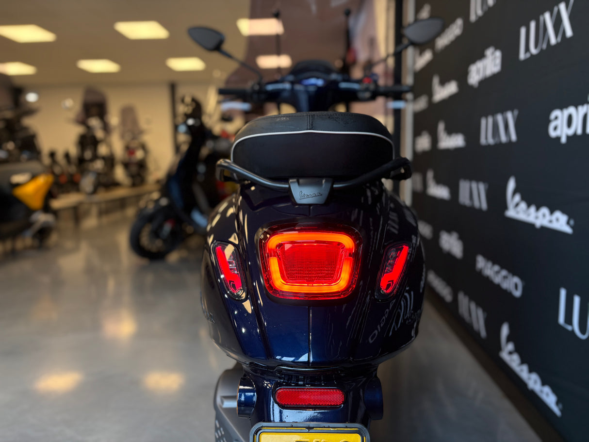 Vespa Elettrica | Dark Midnight Blu | 1 eig