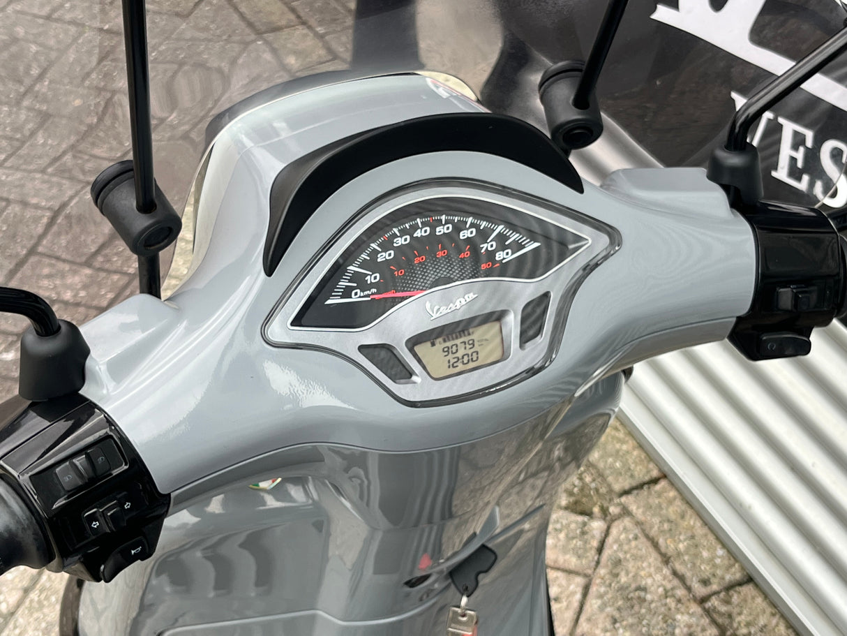 Vespa Sprint Nardo Grey Brom 2018 9079 km Full Option