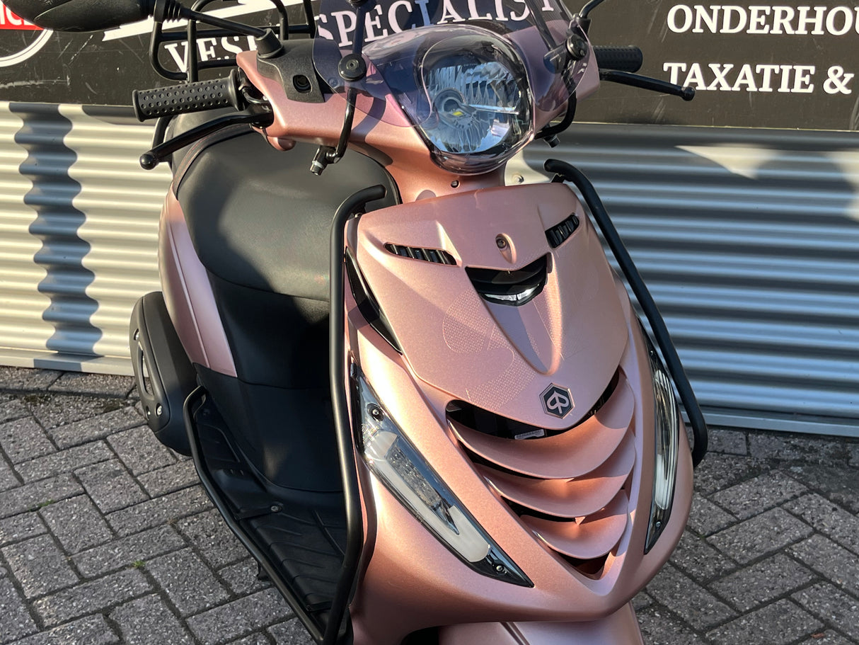 Piaggio Zip Rose Gold Brom 2023 3011 km 1 eig