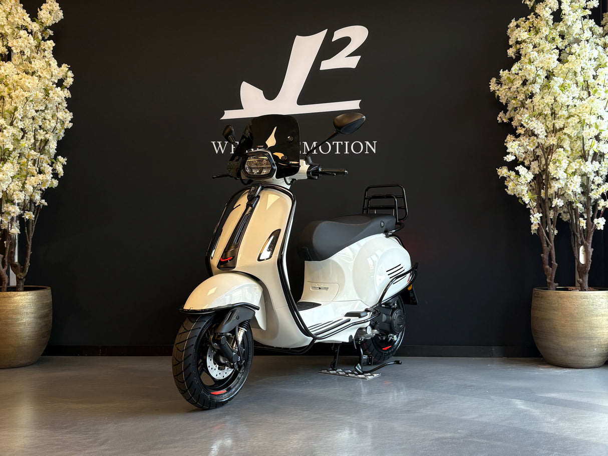 Vespa Sprint | Bianco Innocente