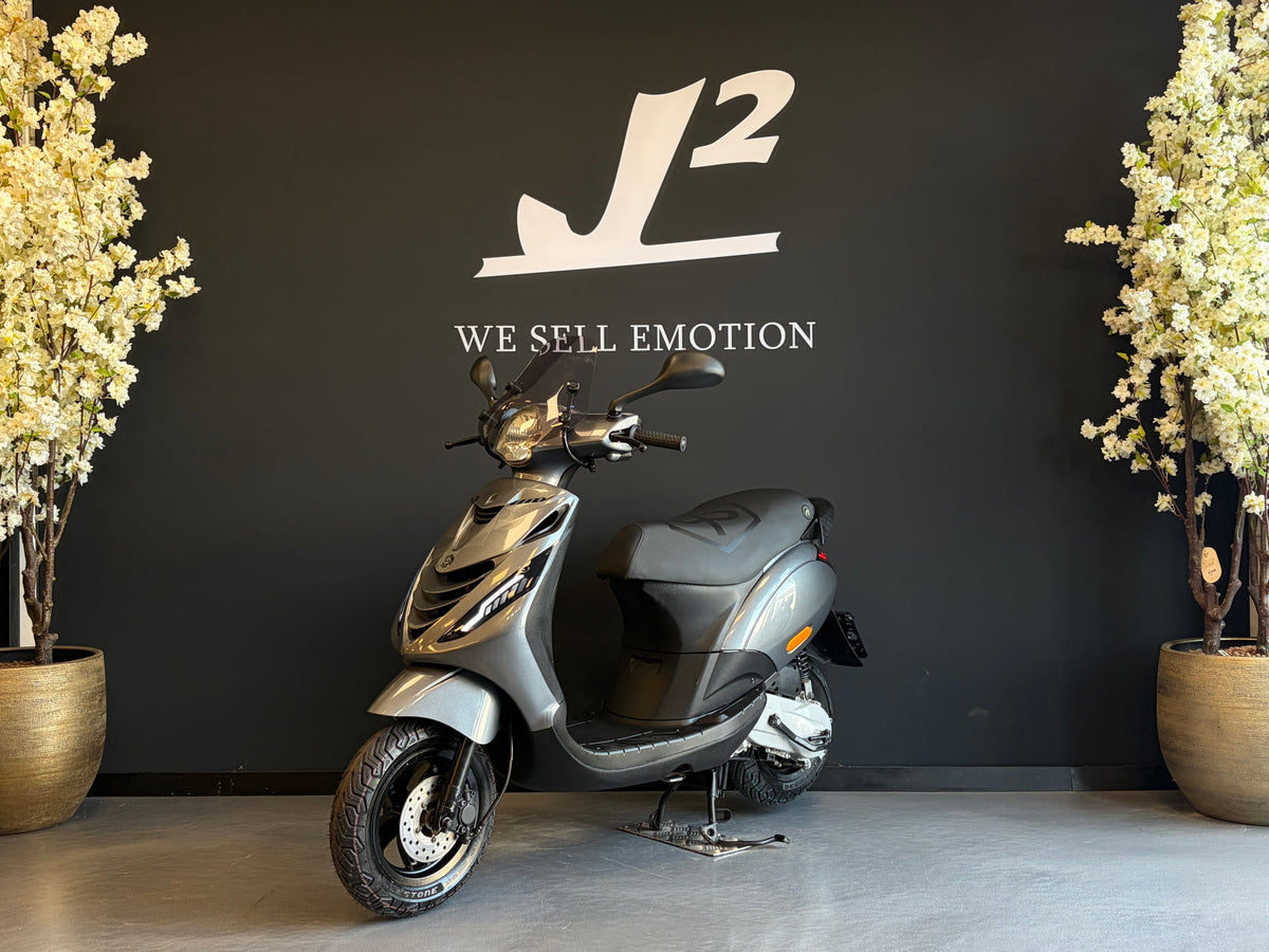 Piaggio Zip 2 takt | Porsche Agaat Grijs