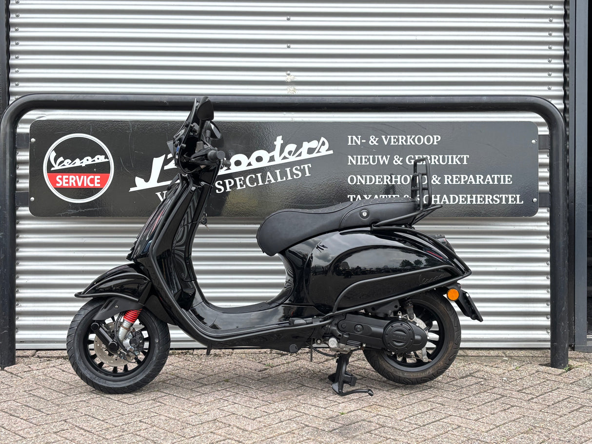 Vespa Sprint Black on Black Brom 2021 7389 km Full Option