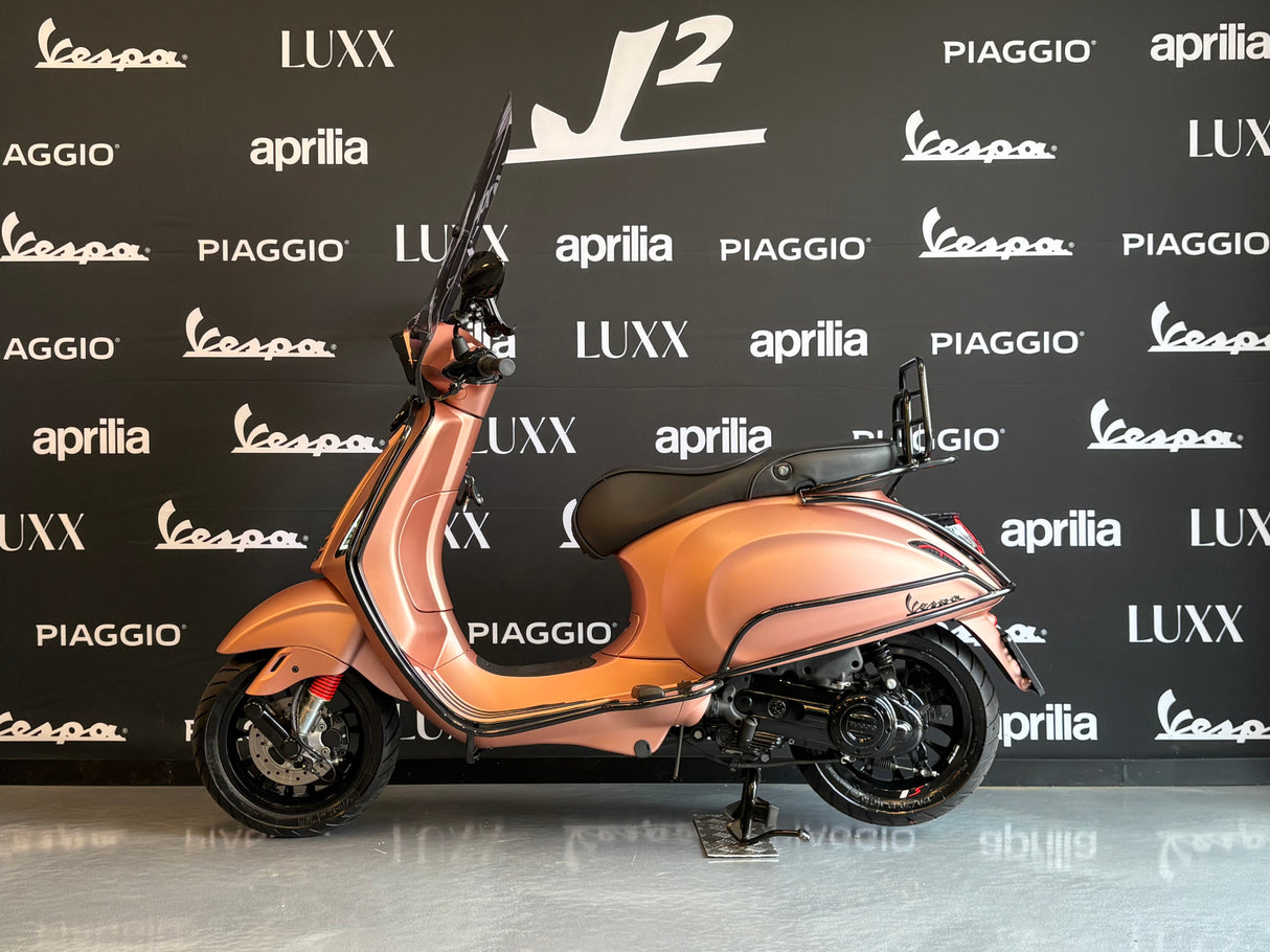Vespa Sprint | Rose Gold | Akra