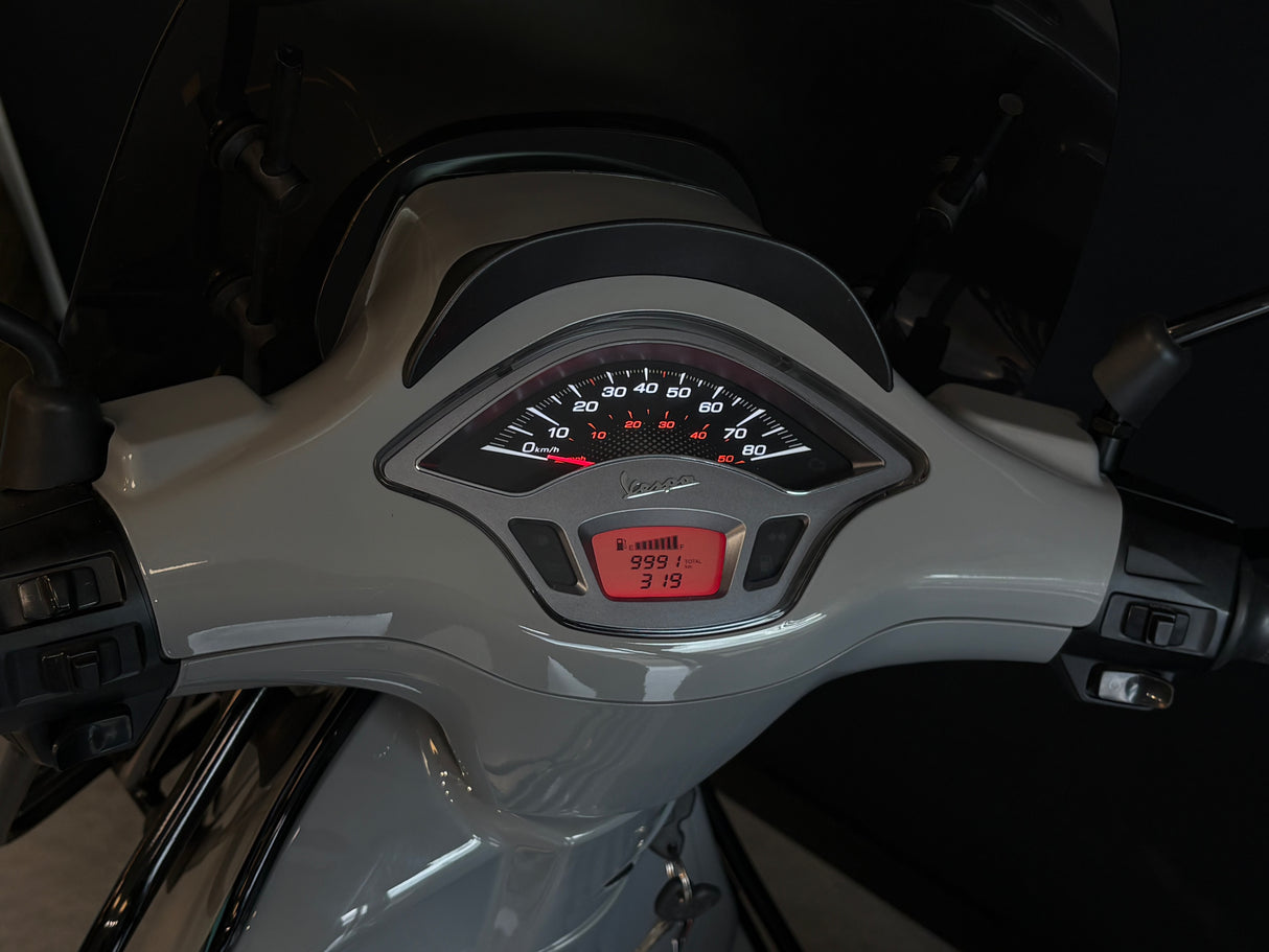 Vespa Sprint | Nardo Grey