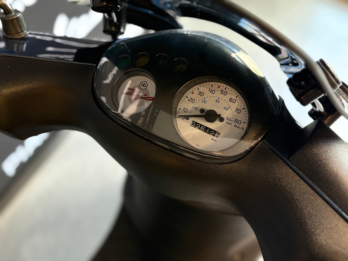 Piaggio Zip | Midnight Blue | 1 eig