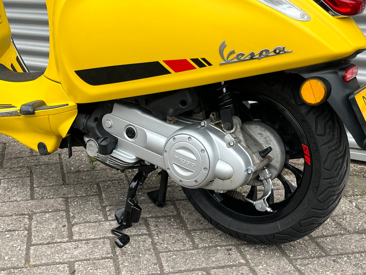 Vespa Sprint Mat Geel Brom 2018 9874 km 1 eig