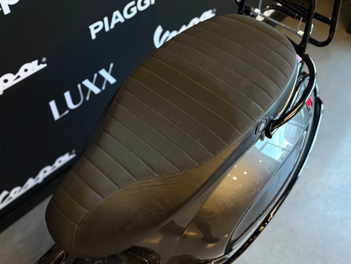 Vespa Sprint | Porsche Agaat Grijs
