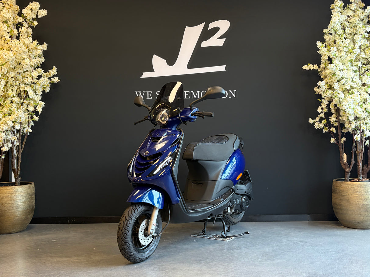 Piaggio Zip | Dark Candy Blu