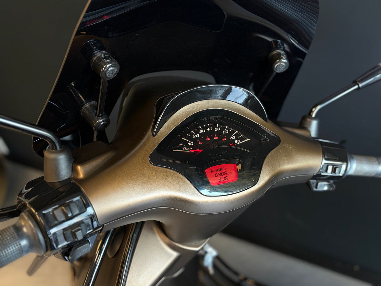 Vespa Sprint | Marakkech Bruin