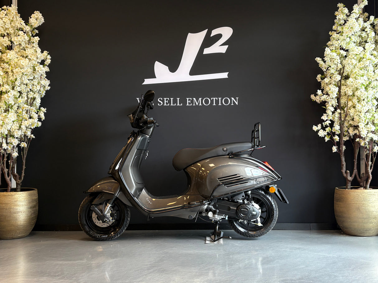 Vespa Sprint | Porsche Agaat Grijs