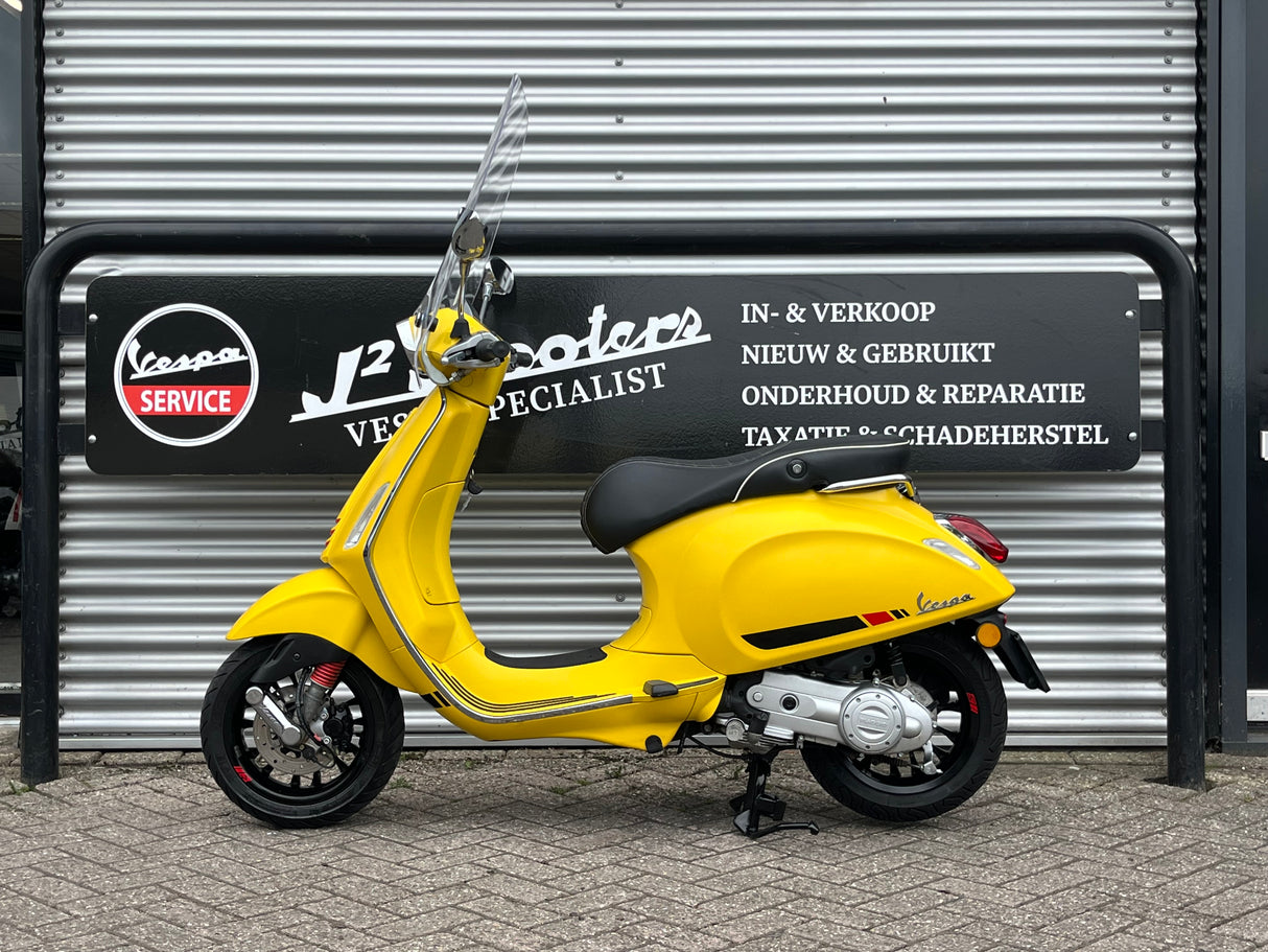 Vespa Sprint Mat Geel Brom 2018 9874 km 1 eig