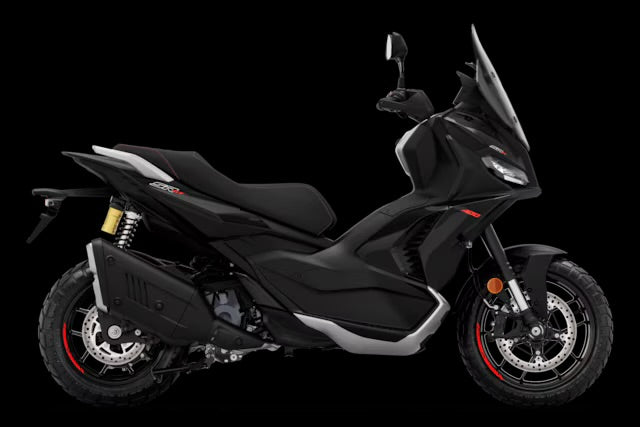 Aprilia SR GT 400