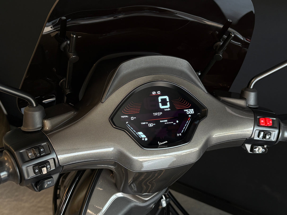 Vespa Sprint | Porsche Agaat Grijs