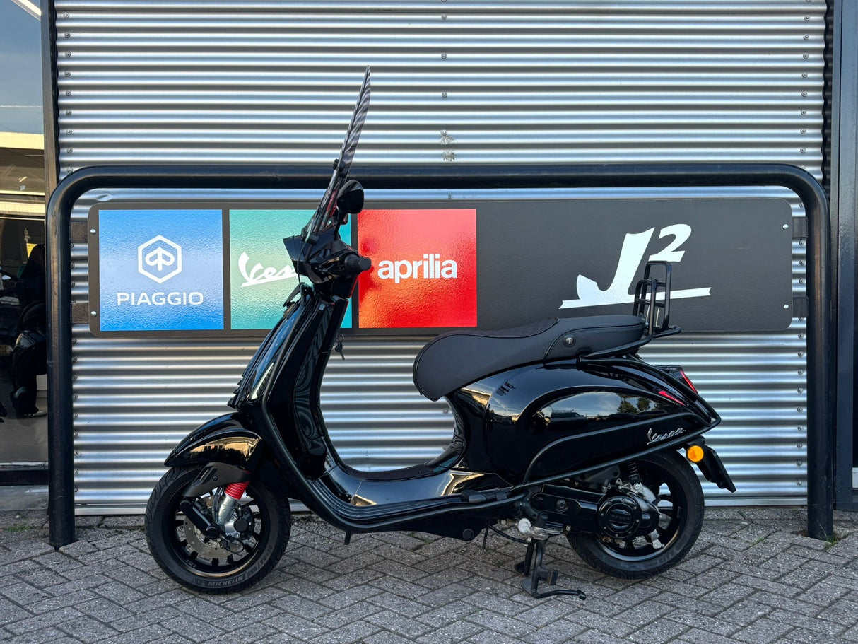 Vespa Sprint Black on Black Brom 2022 2411 km GARANTIE