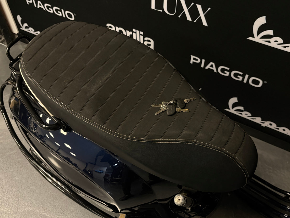 Vespa Sprint | Dark Midnight Blu