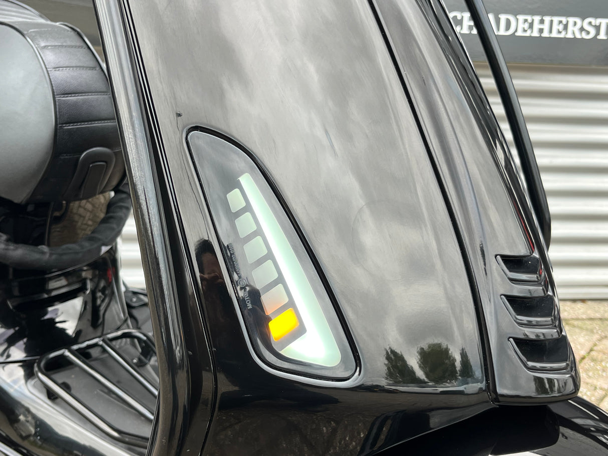 Vespa Sprint Black on Black Brom 2022 4499 km 1 eig