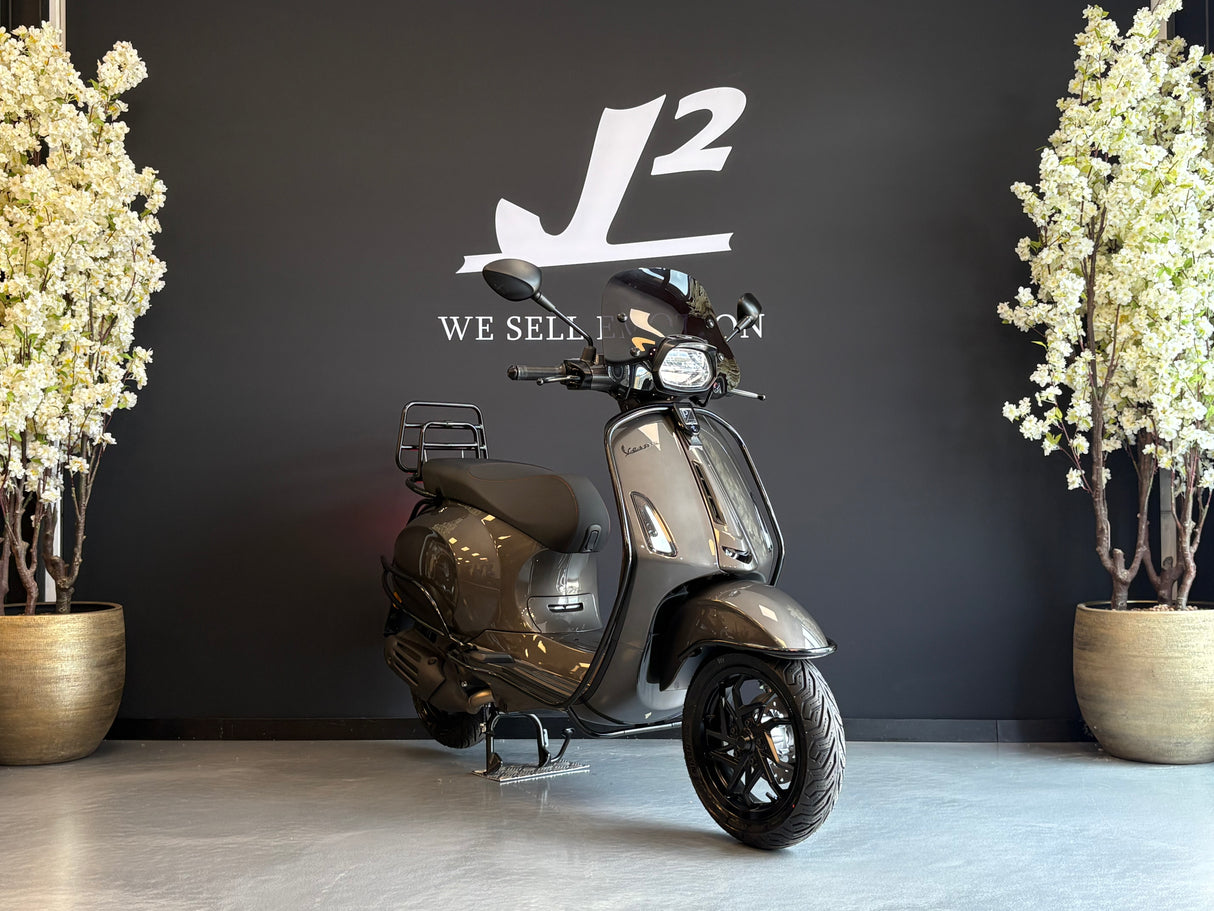 Vespa Sprint | Porsche Agaat Grijs