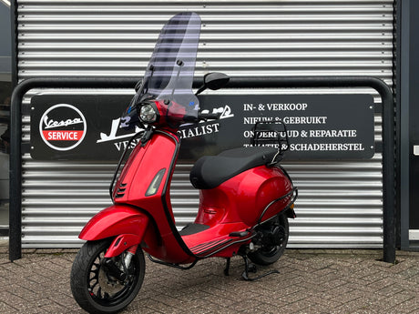 Vespa Sprint Candy Red Brom 2022 5276 km 1 eig