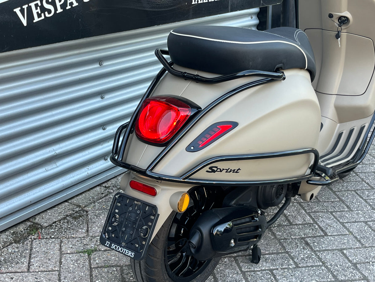 Vespa Sprint Desert Storm Brom 2018  8877 km NIEUWSTAAT