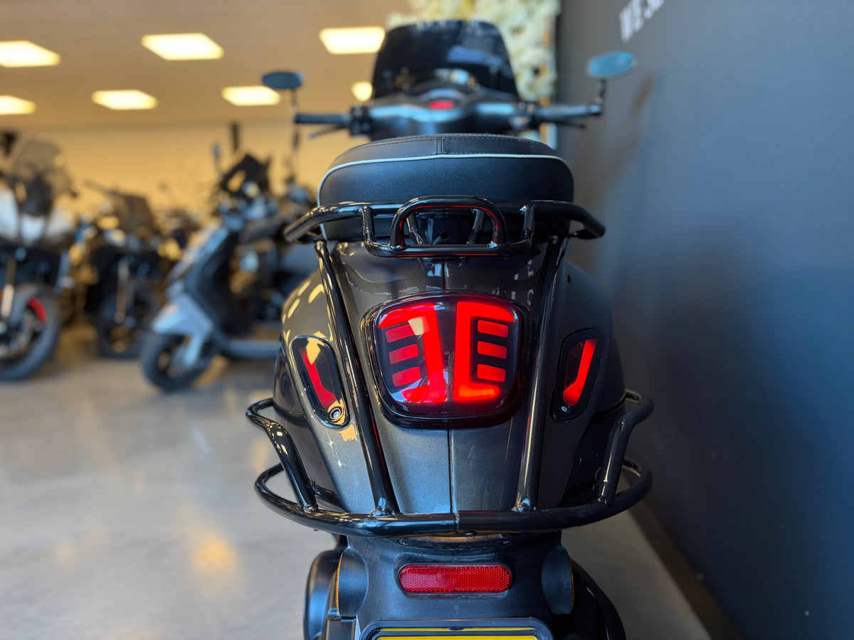 Vespa Sprint | Daytona Grau