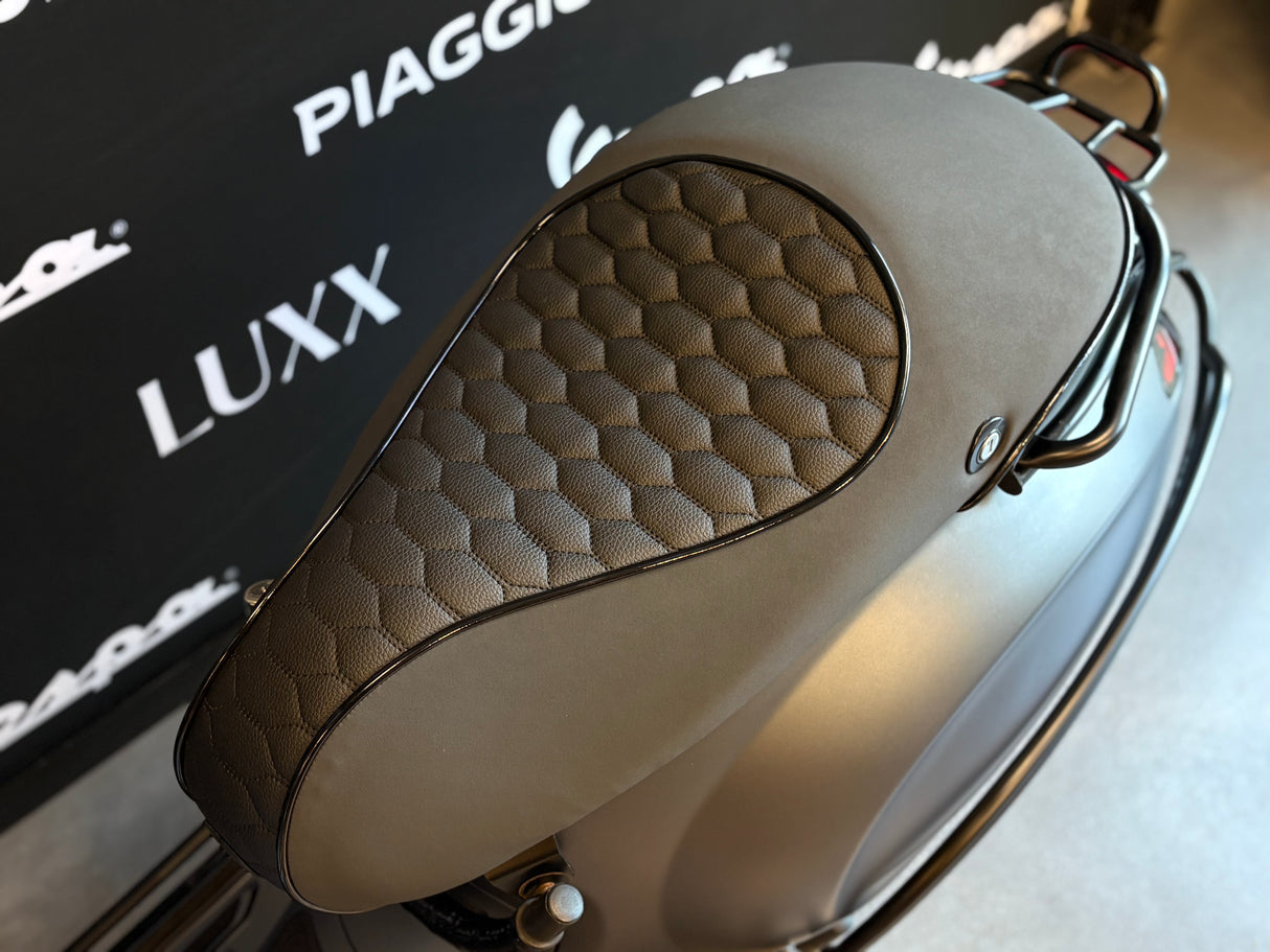 Vespa Sprint | Mat Grijs | Akra