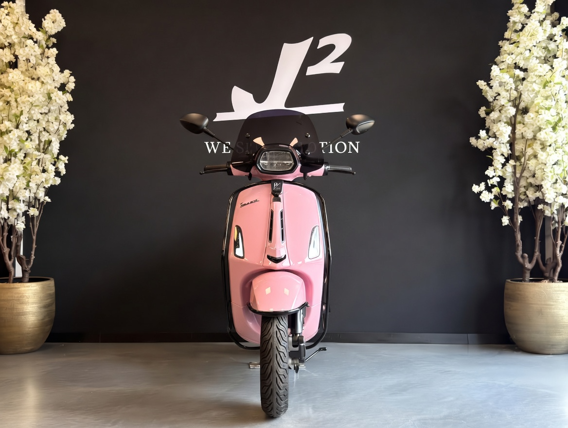 Vespa Sprint | Porsche Pastel Pink