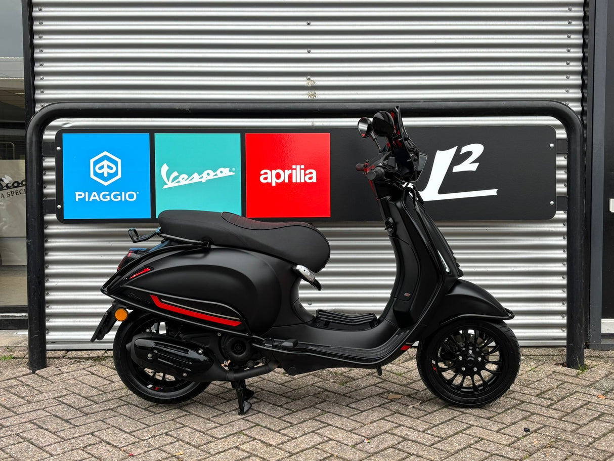 Vespa Sprint Brom Mat Zwart 2022 7837 km 1 eig GARANTIE