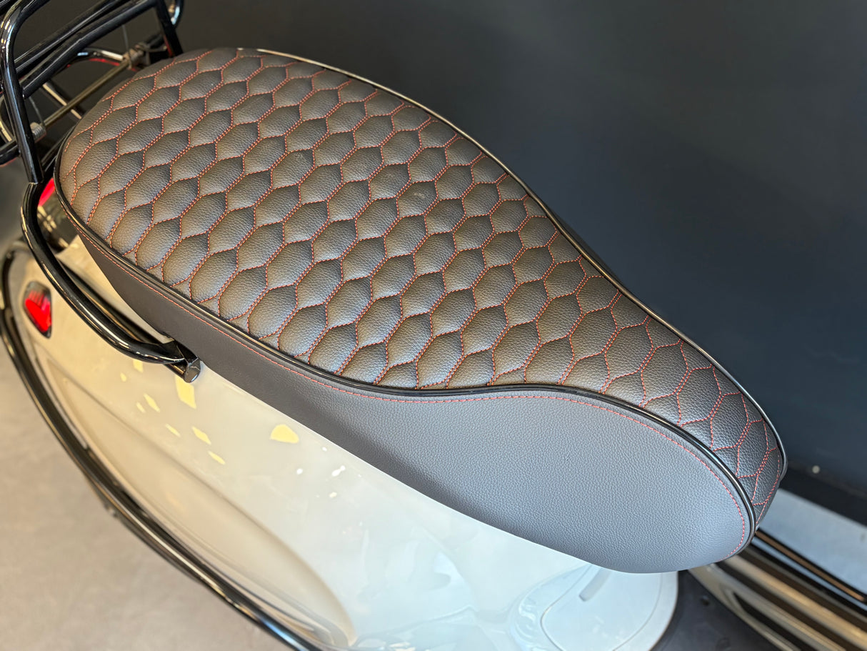 Vespa Sprint | Porsche Krijt Grijs
