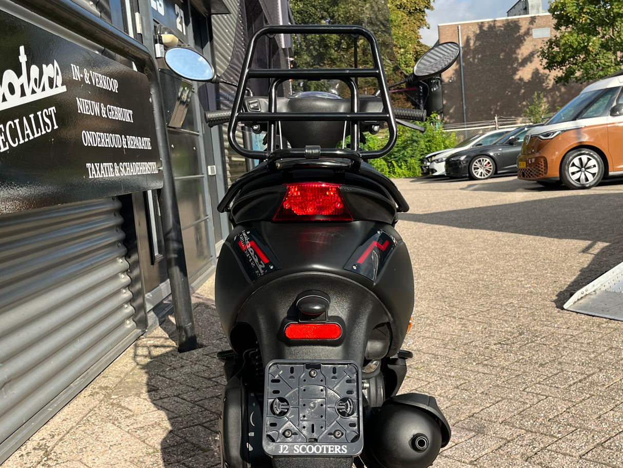 Piaggio Zip Mat Zwart Snor 2021 10111 km 1 eig