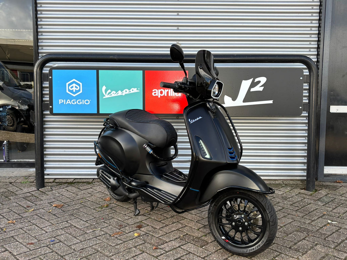 Vespa Sprint Mat Zwart Brom 2023 11064 km 1 eig GARANTIE