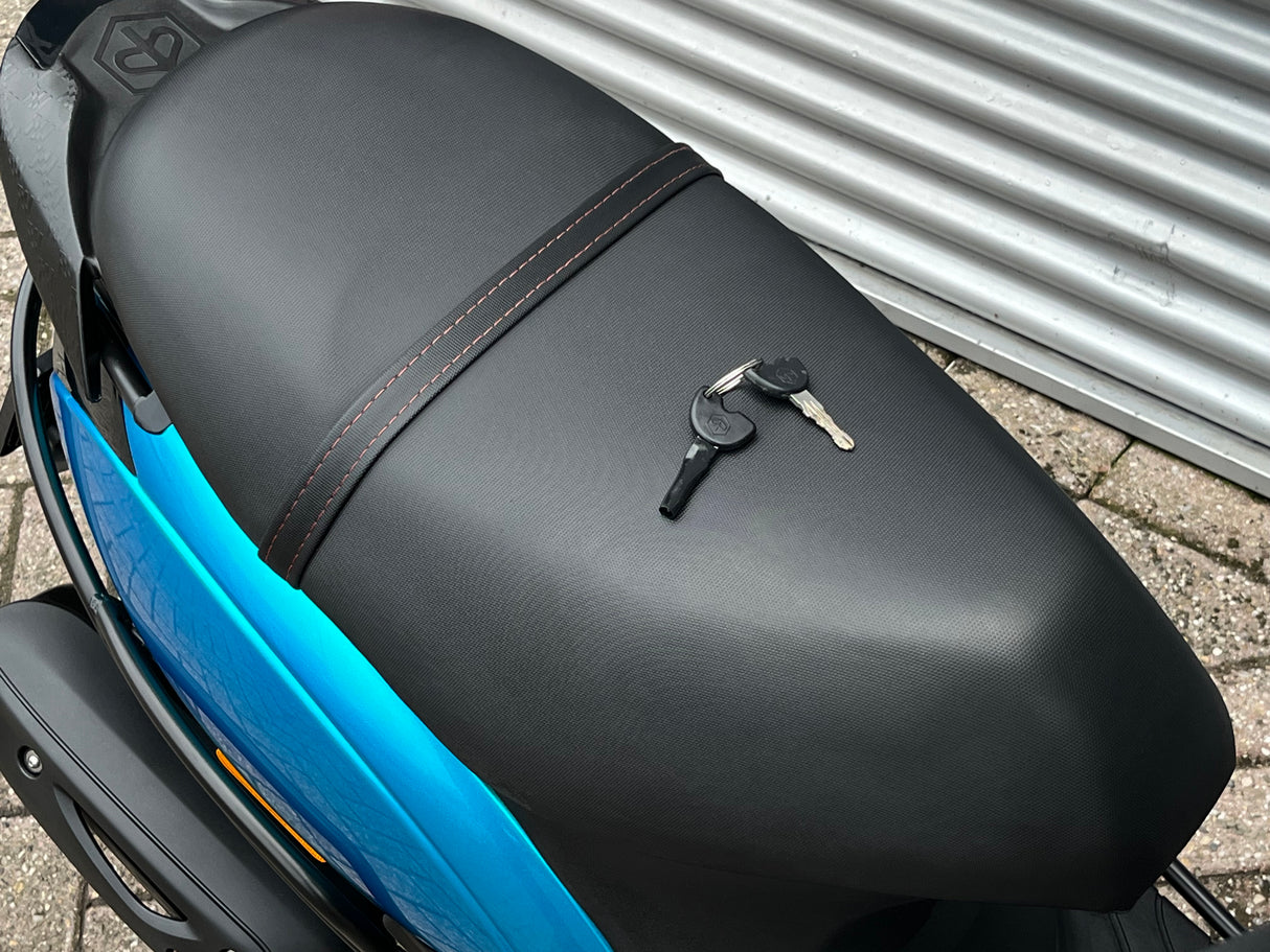 Piaggio Zip Ice Candy Blu Brom 2022 9558 km Full Option 1eig