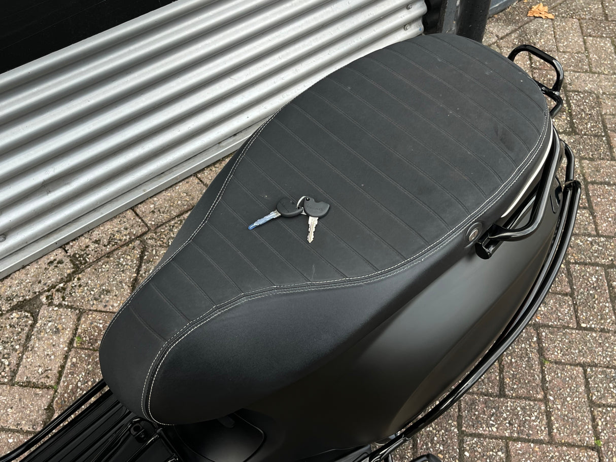 Vespa Sprint Mat Zwart Brom 2021 6048 km 1 eig