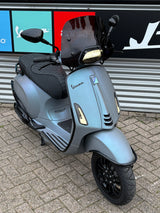 Vespa Sprint | Designo Blue