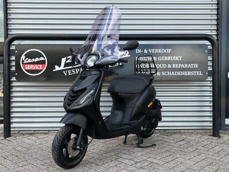 Piaggio Zip Mat Zwart Snor 2021 10111 km 1 eig