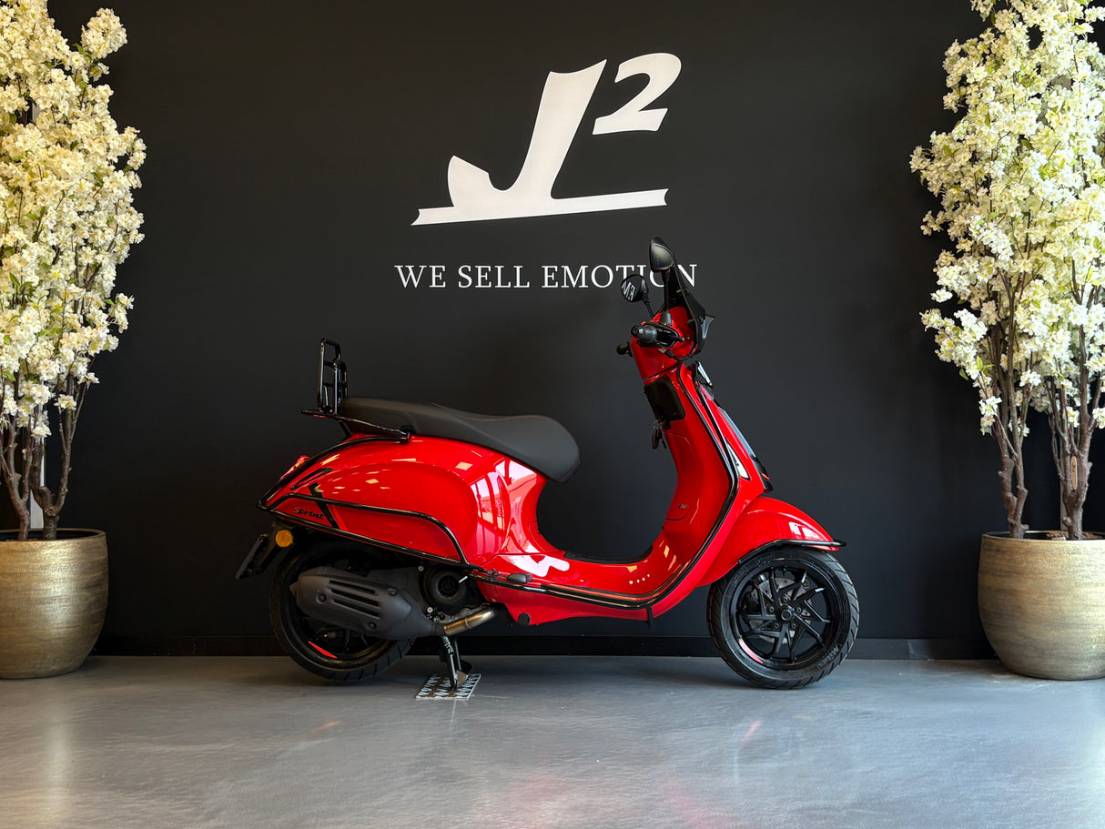 Vespa Sprint | Rosso Coraggioso