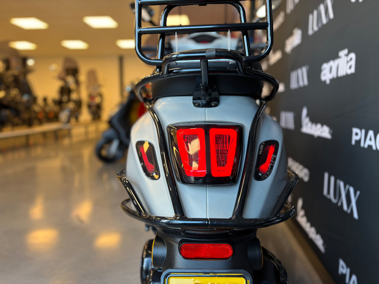 Vespa Sprint | Frozen Berry