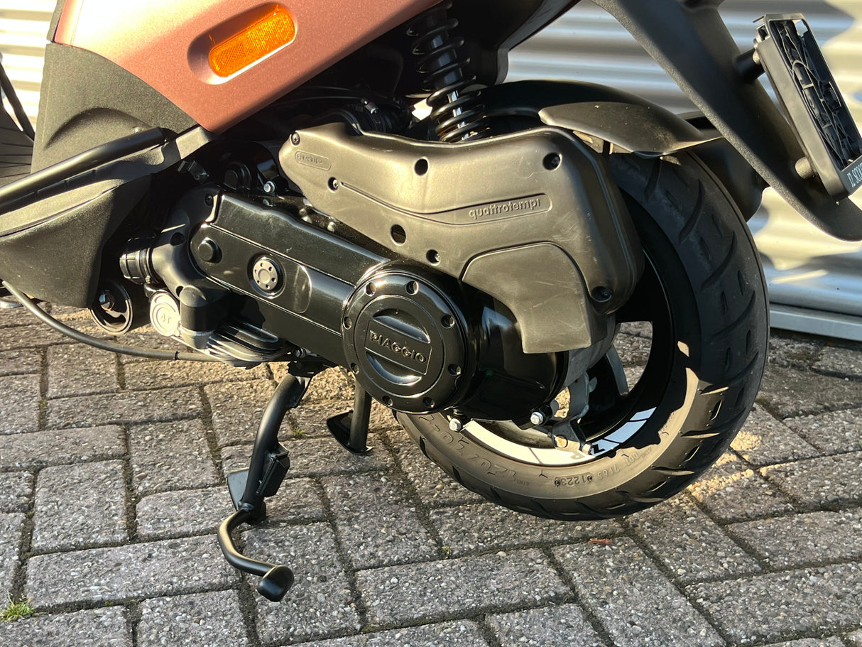Piaggio Zip Rose Gold Brom 2023 3011 km 1 eig