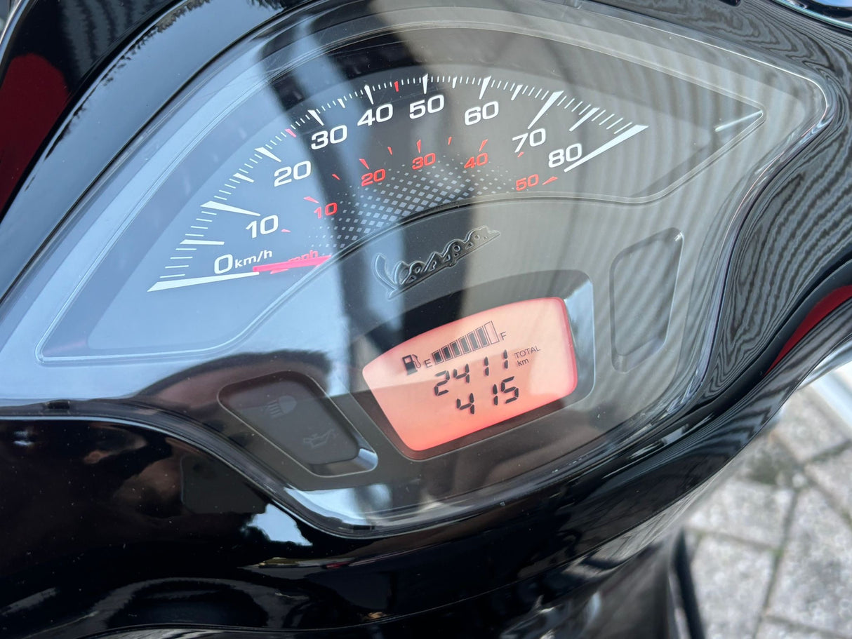 Vespa Sprint Black on Black Brom 2022 2411 km GARANTIE