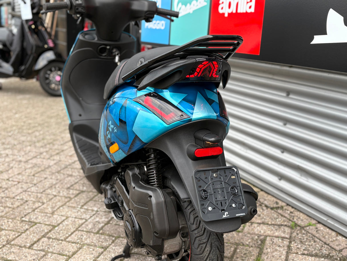 Piaggio Zip | Akrapovic Airbrush