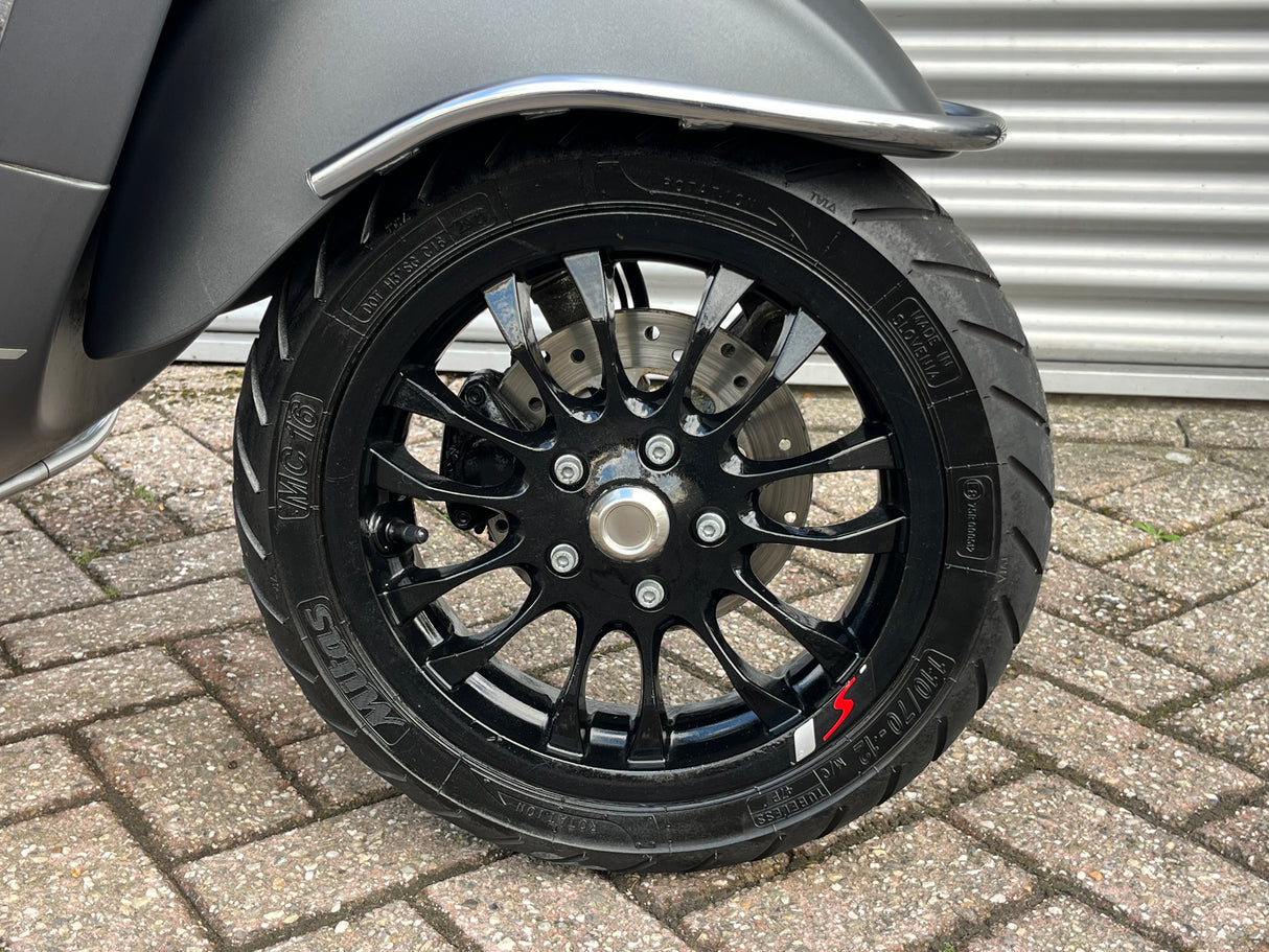 Vespa Sprint Mat Grijs Brom 2022 7915 km