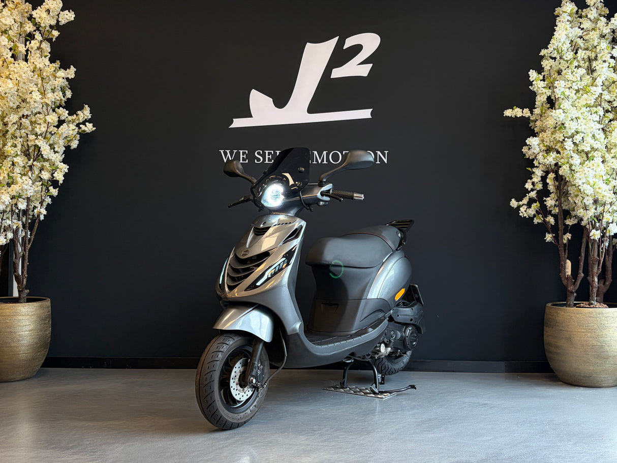 Piaggio Zip | Porsche Agaat Grijs