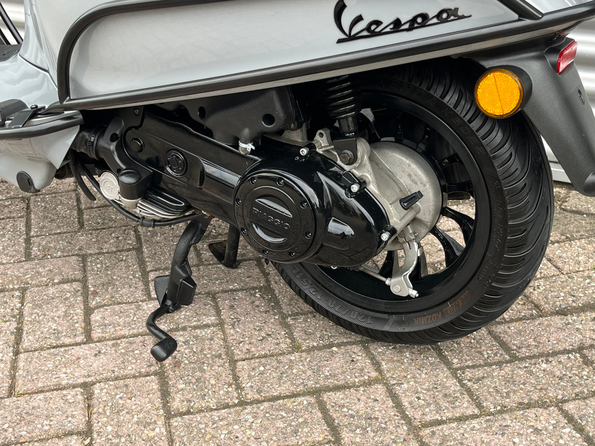 Vespa Sprint Nardo Grey Brom 2019 7911 km 1 eig