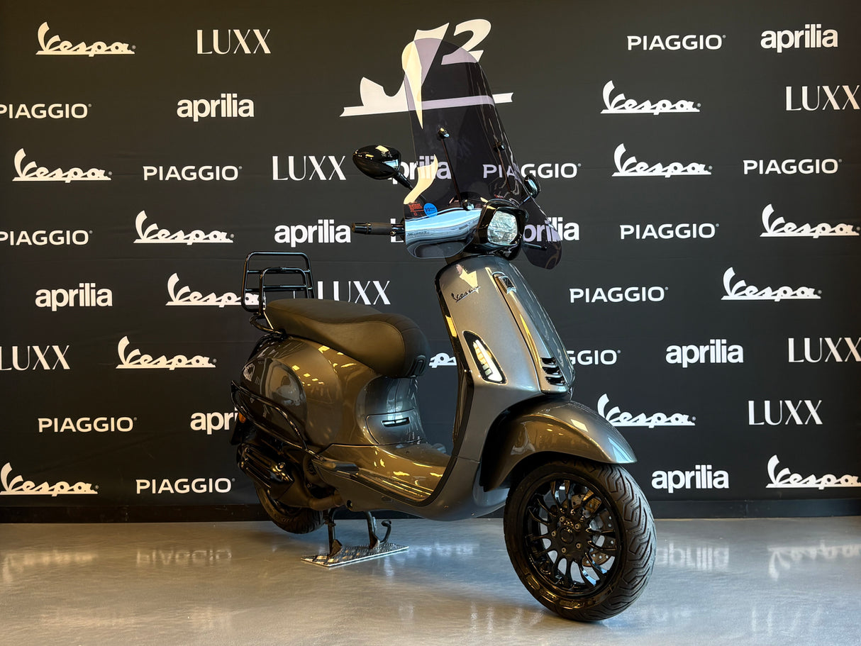 Vespa Sprint | Porsche Agaat Grijs