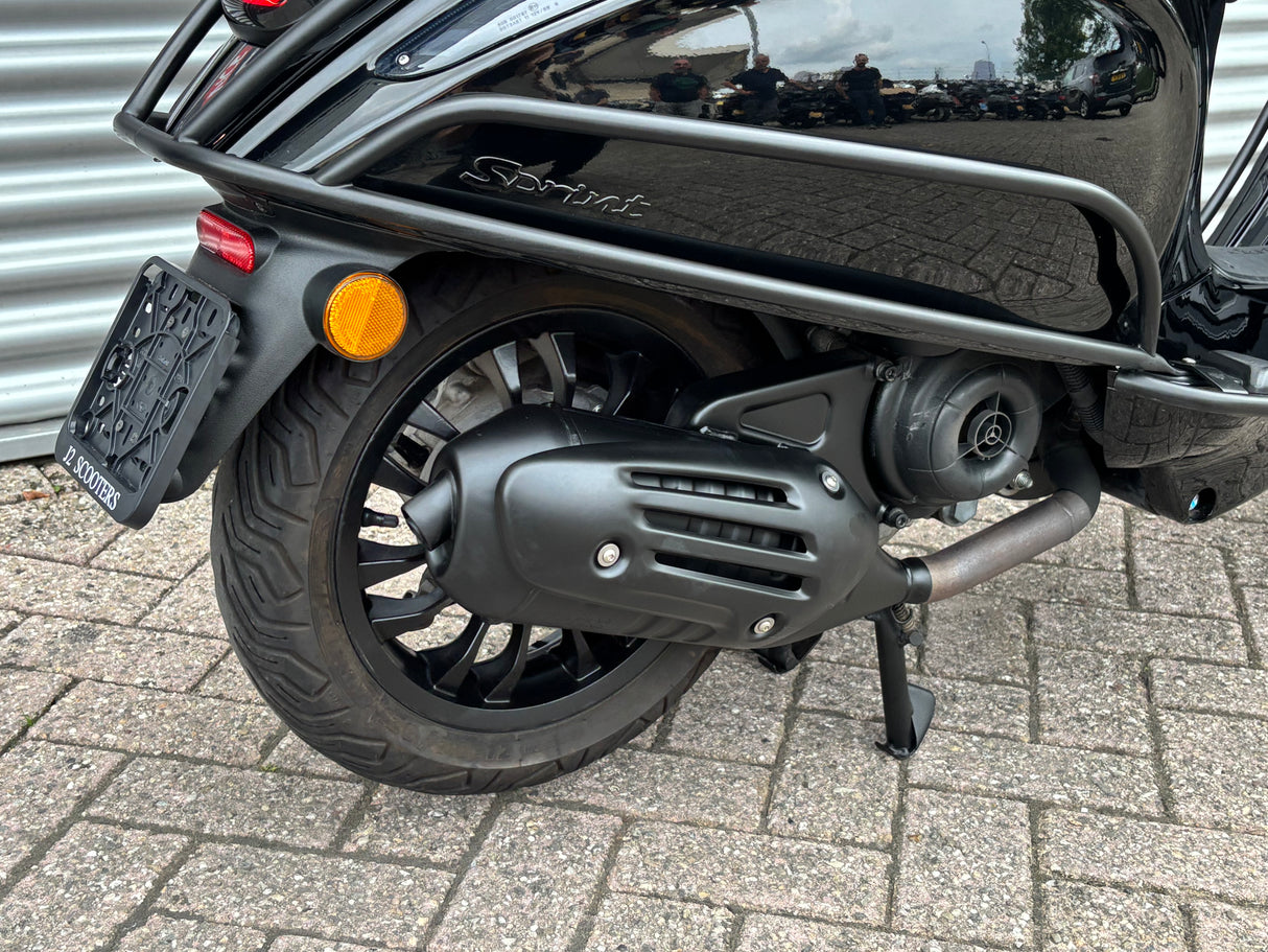 Vespa Sprint Black on Black Brom 2021 7389 km Full Option