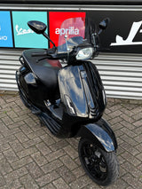 Vespa Sprint | Glans Zwart