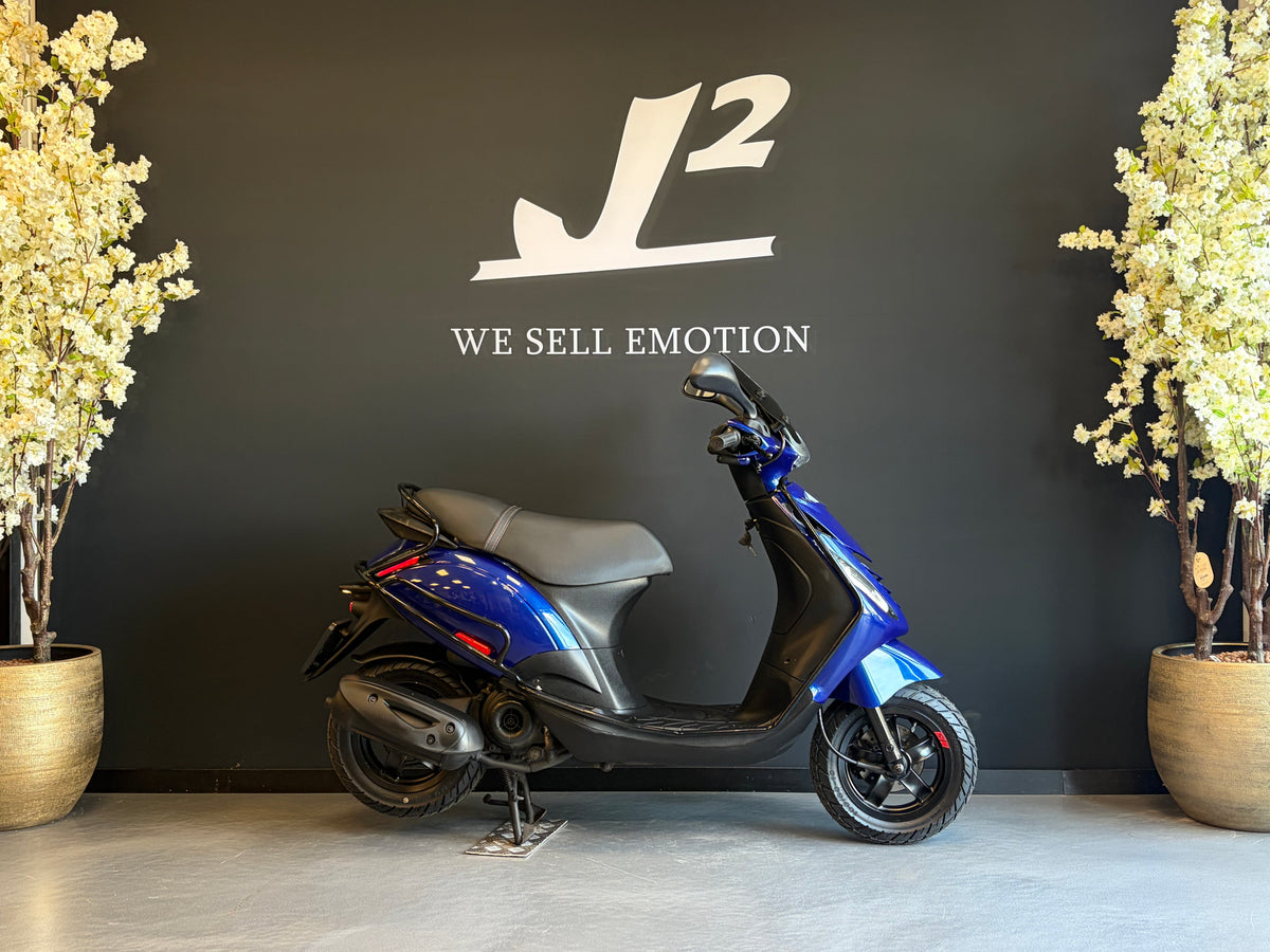 Piaggio Zip | Dark Candy Blu