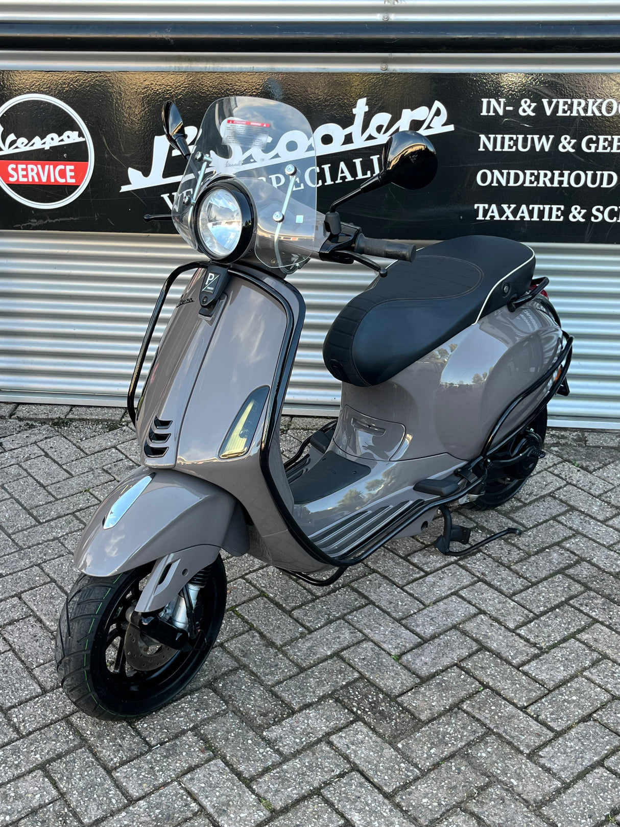 Vespa Primavera Misty Brown Snor/Brom 2017 11844 km 1 eig