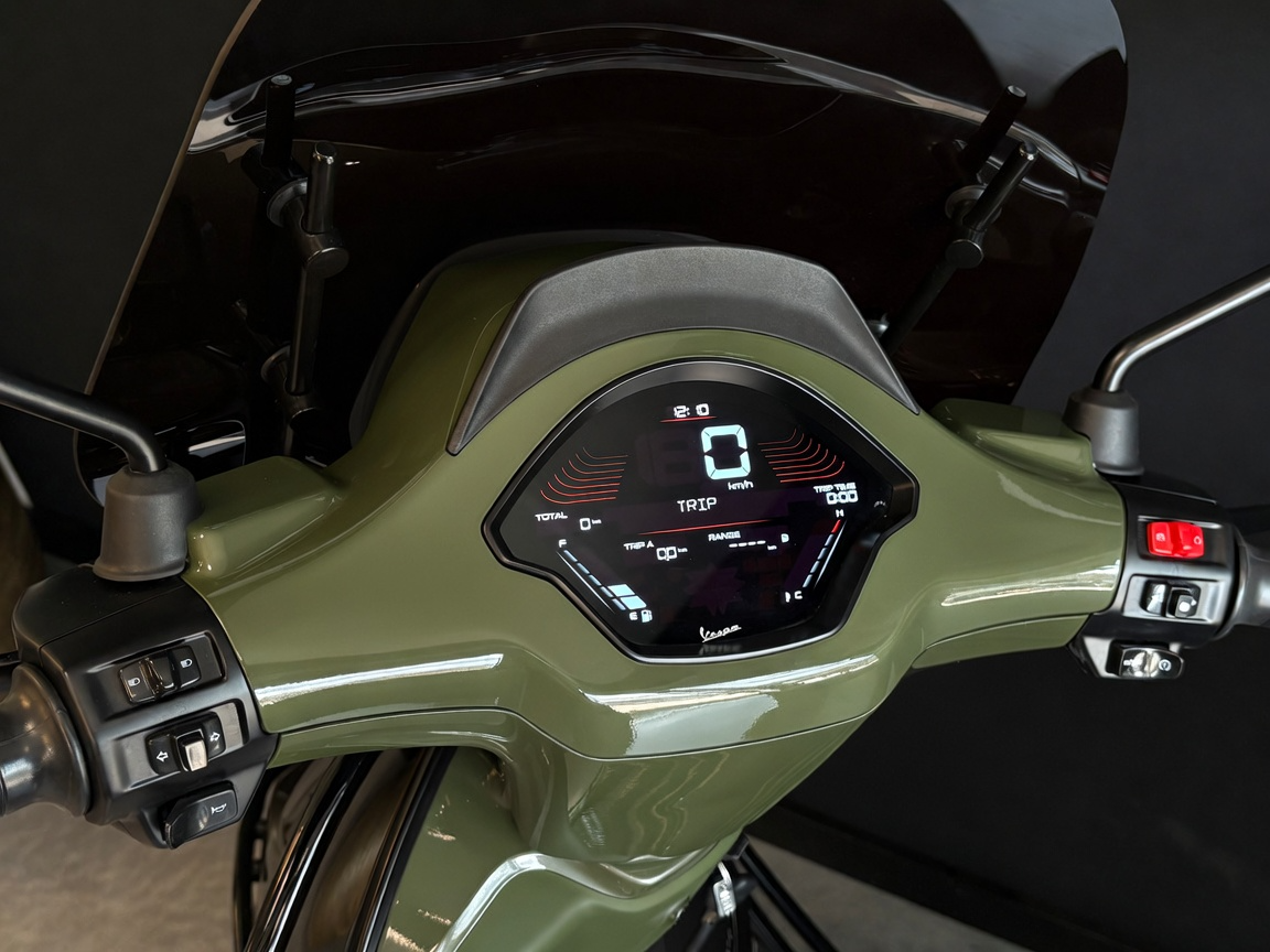 Vespa Sprint | Lamborghini Verde Gea Lucido