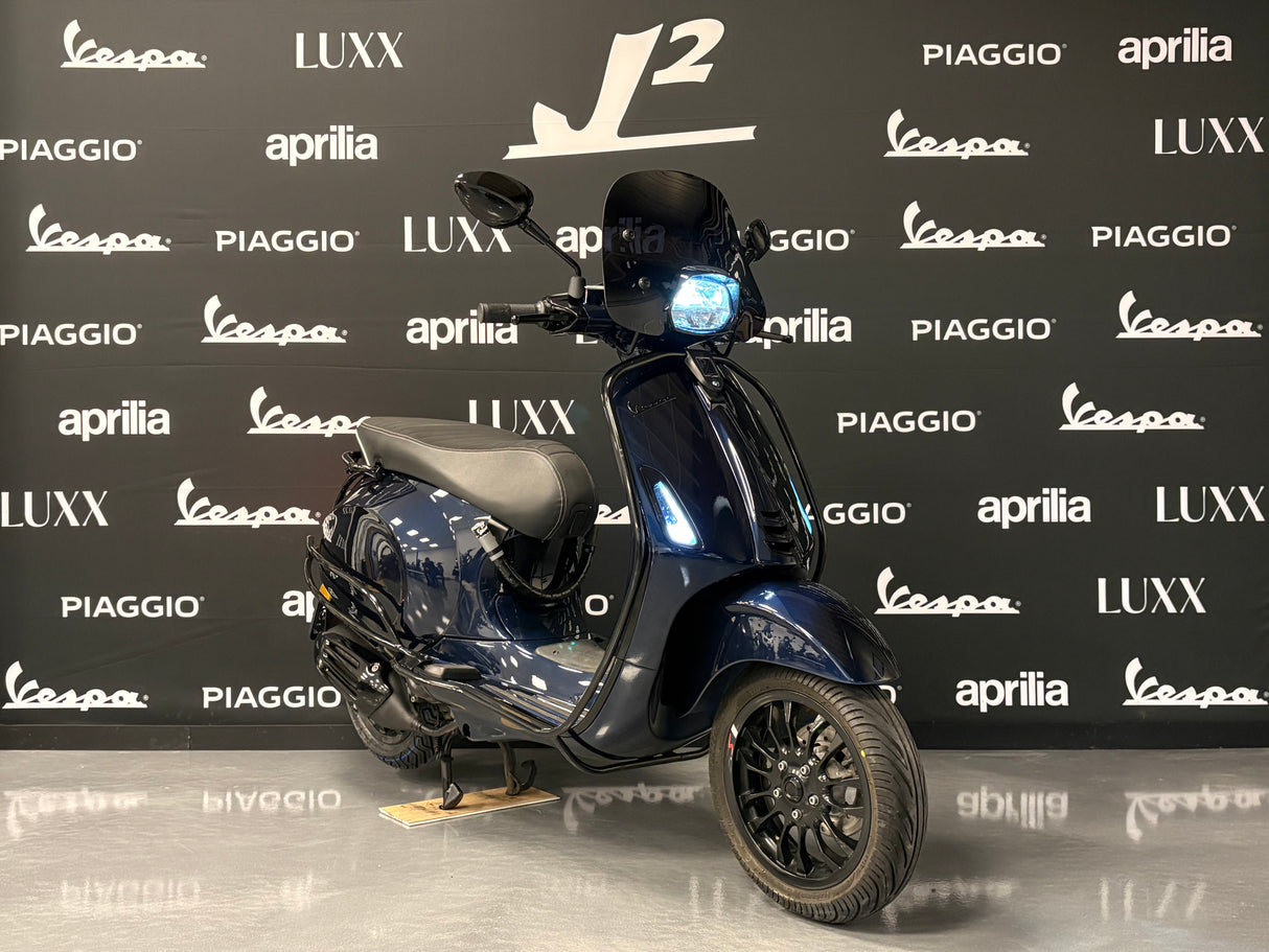 Vespa Sprint | Dark Midnight Blu