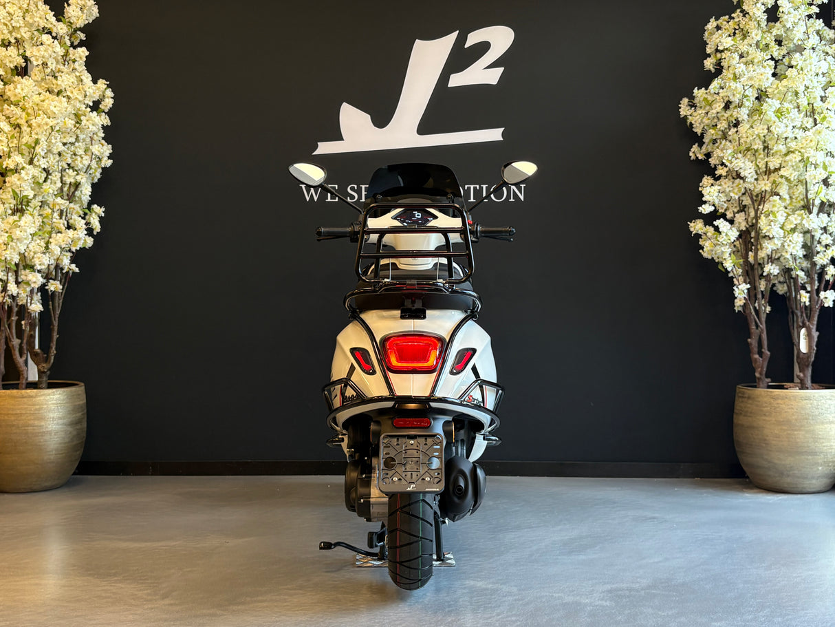 Vespa Sprint | Bianco Innocente